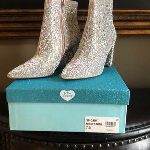 Betsy Johnson ankle boots